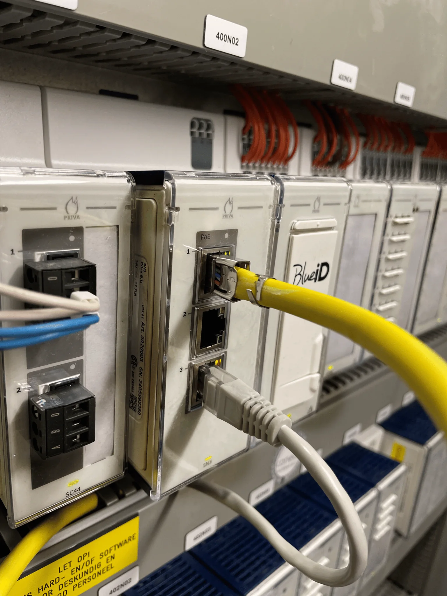 Priva regeltechniek met bekabeling